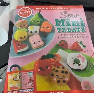 Sew Mini Treats Book & Creative Kit